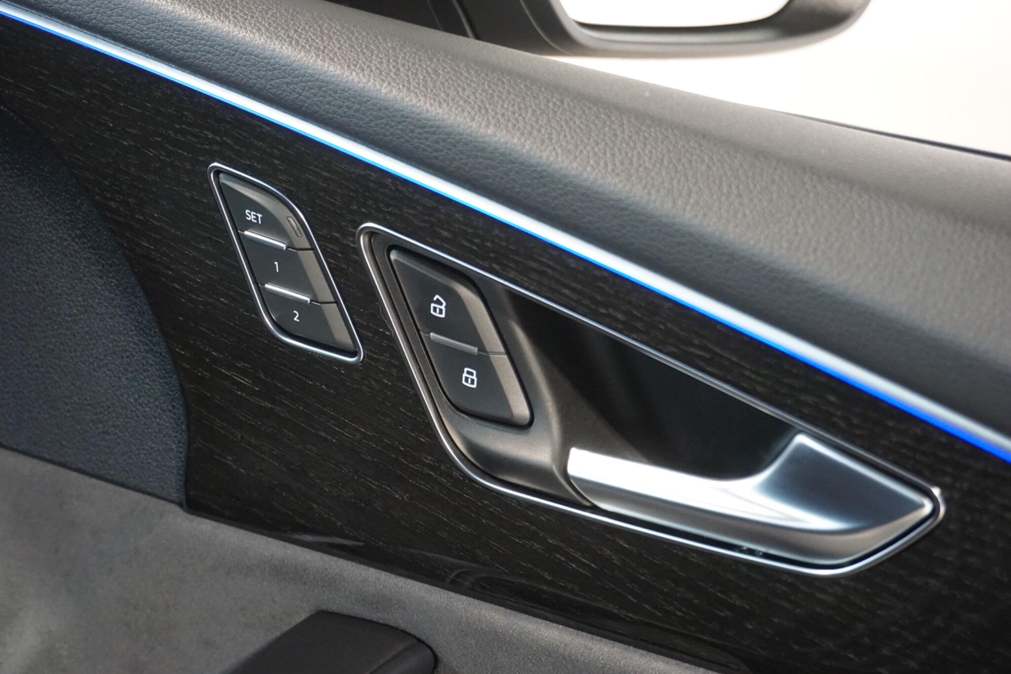 Audi Q8 3.0 TFSI V6 55 Black Edition SUV 5dr Petrol Tiptronic quattro Euro 6 (s/s) (340 ps)